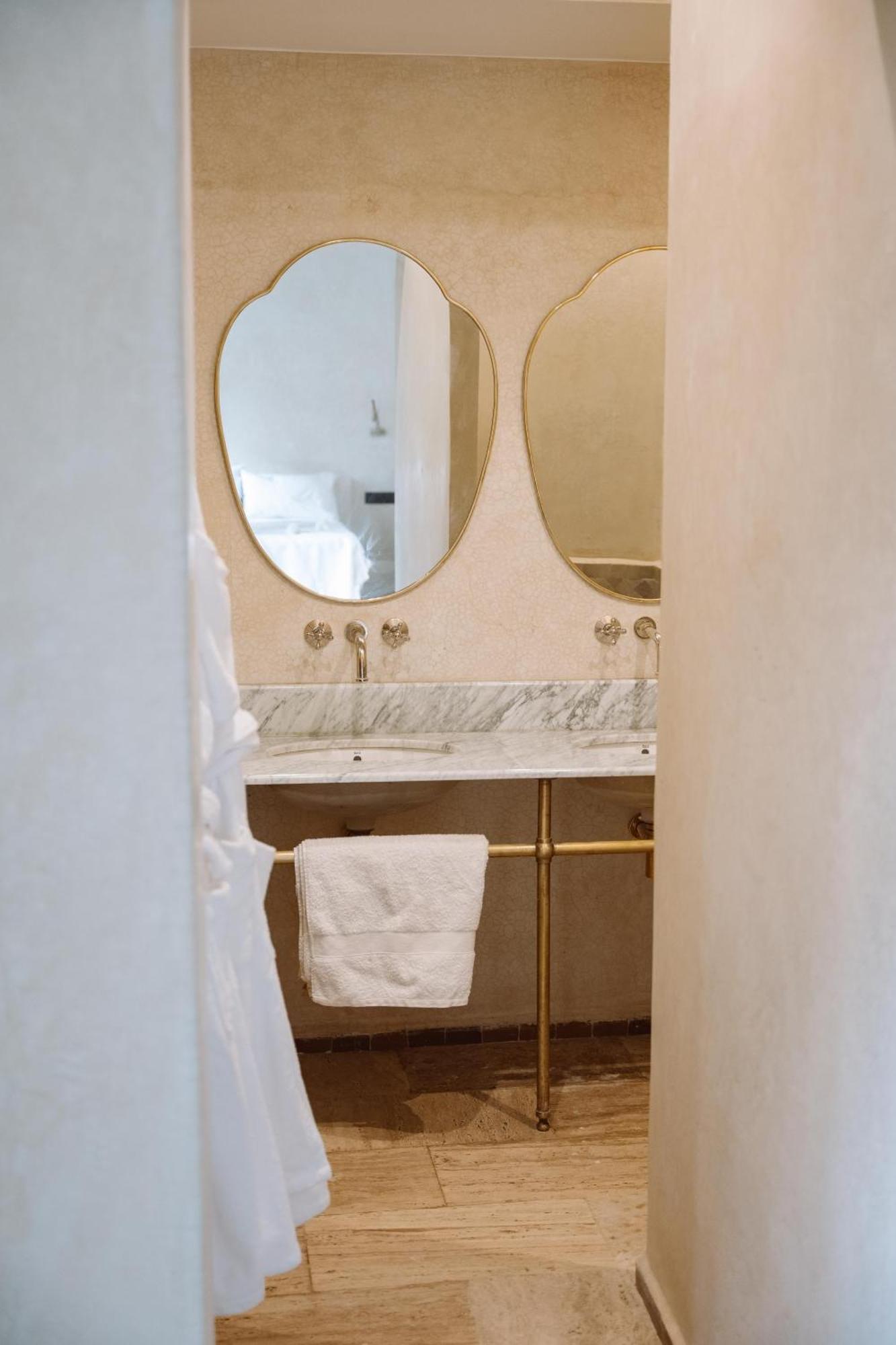 Chambre Double ou Lits Jumeaux Deluxe - Vue sur Piscine